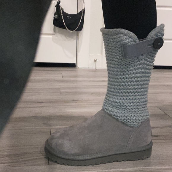 Grey UGG boots - Picture 5 of 8